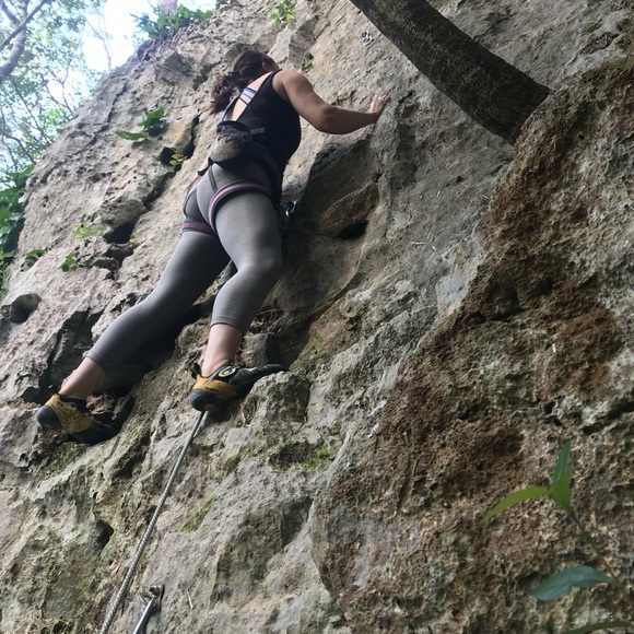 Meet your seller/buyer/clothes enthusiast - Picture 10 of 16